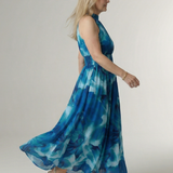 Mira™ – Řasené halter midi šaty