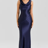 Martyna™ – Maxi šatičky s bezpečným saténem s kapucí a výstřihem